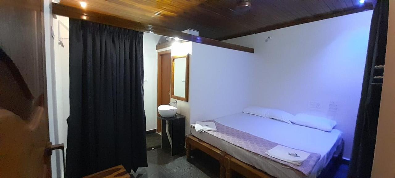 Niyati Home Stay Гокарна Екстериор снимка