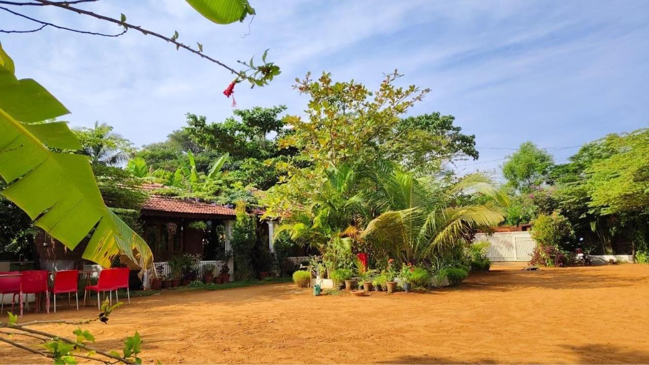 Niyati Home Stay Гокарна Екстериор снимка
